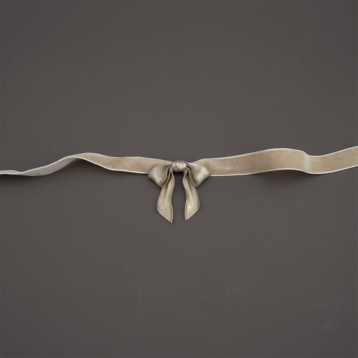 The Girl with the Gold Ribbon