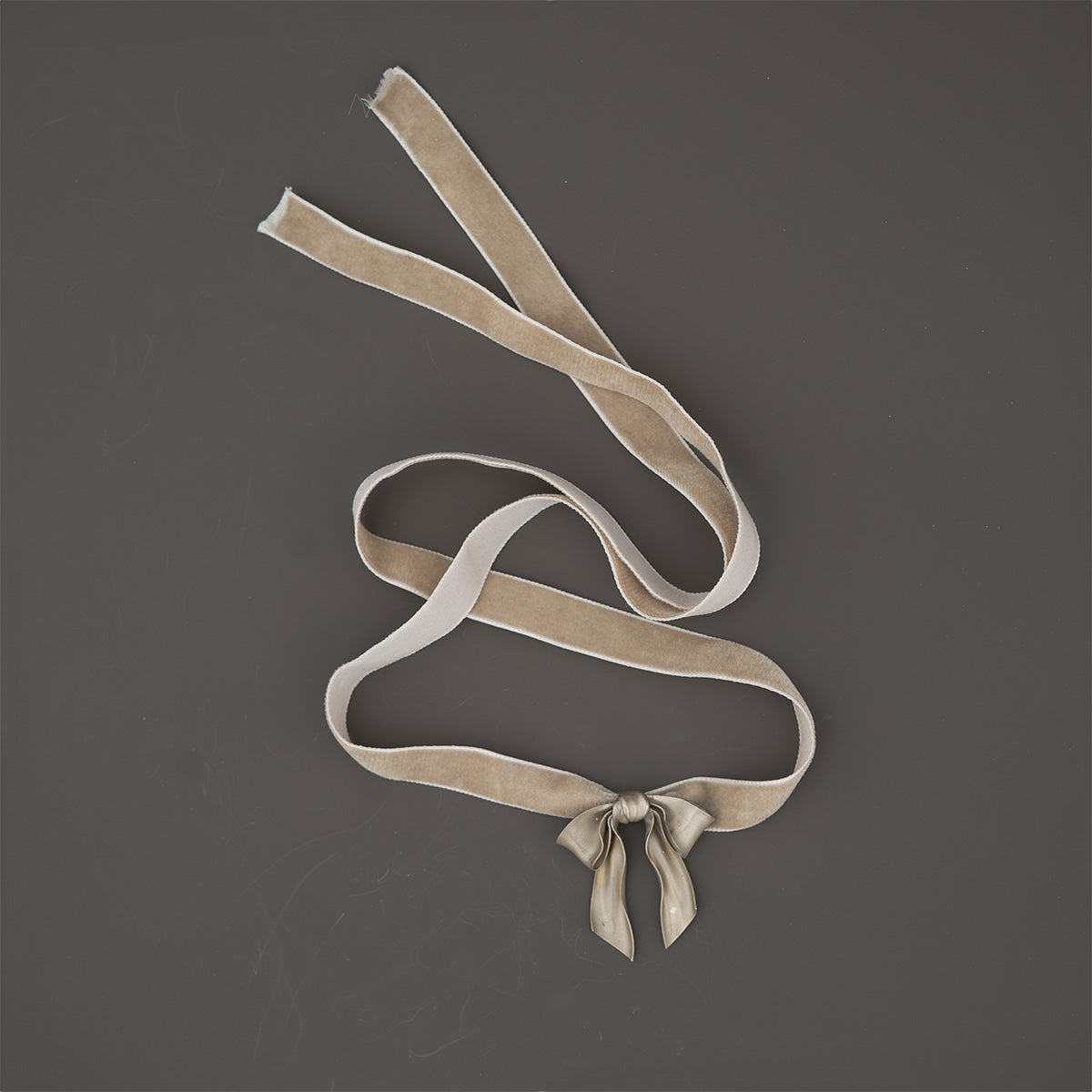 The Girl with the Gold Ribbon